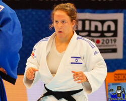 <strong>ギリ・シャリル(イスラエル)<br>
SHARIR Gili</strong><br>
22歳 1999/11/22<br>
WR:10位 組み手:左組み<br>
得意技:左背負投<br>
使用技:右袖釣込腰、右小内刈<br>
<i class="fas fa-external-link-alt"></i> <u>続きを読む</u> ギリ・シャリル(イスラエル) SHARIR Gili