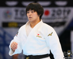 <strong>濵田尚里(自衛隊体育学校)<br>
HAMADA Shori</strong><br>
32歳 1990/9/25<br>
WR:11位 組み手:右組み<br>
得意技:寝技、右内股<br>
使用技:右大内刈、巴投、右出足払、右小外刈、引込返、谷落、右背負投<br>
寝技得意技術:腕緘、「腕緘返し」、「柏崎返し」、「引込返し」<br>
<i class="fas fa-external-link-alt"></i> <u>続きを読む</u> 濵田尚里(自衛隊体育学校) HAMADA Shori