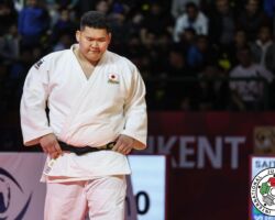 <strong>斉藤立(国士舘大4年)<br>
SAITO Tatsuru</strong><br>
21歳 2002/3/8<br>
WR:5位 組み手:左組み<br>
得意技:左内股、左体落、左大外刈、左払腰、左足車、左大内刈<br>
使用技:右小外掛<br>
<i class="fas fa-external-link-alt"></i> <u>続きを読む</u> 斉藤立(国士舘大4年) SAITO Tatsuru