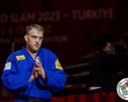 <strong>イェーレ・スニッペ(オランダ)<br>
SNIPPE Jelle</strong><br>
24歳 1998/9/19<br>
WR:19位 組み手:右組み<br>
得意技:右内股、右大内刈<br>
使用技:右小内刈、右体落、右体落<br>
<i class="fas fa-external-link-alt"></i> <u>続きを読む</u> イェーレ・スニッペ(オランダ) SNIPPE Jelle