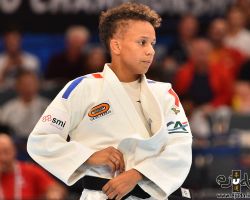 <strong>アモンディーヌ・ブシャー(フランス)<br>
BUCHARD Amandine</strong><br>
27歳 1995/7/12<br>
WR:5位 組み手:右組み<br>
得意技:肩車、横落、右一本背負投、右小内巻込、寝技<br>
使用技:右小外掛、右大外刈、左袖釣込腰、右背負投、谷落<br>
寝技得意技術:「ネクタイチョーク」<br>
<i class="fas fa-external-link-alt"></i> <u>続きを読む</u> アモンディーヌ・ブシャー(フランス) BUCHARD Amandine
