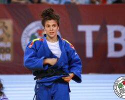 <strong>エストレーヤ・ロペス=シェリフ(スペイン)<br>
LOPEZ SHERIFF Estrella</strong><br>
30歳 1992/12/1<br>
WR:17位 組み手:左組み<br>
得意技:左内股<br>
使用技:左大内刈、左大外刈、左小外掛、右腰車、右背負投、右小内刈、右小内巻込、浮落<br>
<i class="fas fa-external-link-alt"></i> <u>続きを読む</u> エストレーヤ・ロペス=シェリフ(スペイン) LOPEZ SHERIFF Estrella