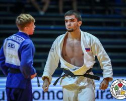 <strong>アブレク・ナグチェフ(中立選手団)<br>
NAGUCHEV Abrek</strong><br>
21歳 2002/4/13<br>
WR:100位 組み手:右組み<br>
得意技:右内股、右背負投、裏投<br>
使用技:右大外刈、抱分、隅返、引込返、内股透<br>
<i class="fas fa-external-link-alt"></i> <u>続きを読む</u> アブレク・ナグチェフ(中立選手団) NAGUCHEV Abrek
