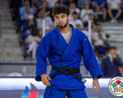 <strong>マフマドベク・マフマドベコフ(中立選手団)<br>
MAKHMADBEKOV Makhmadbek</strong><br>
23歳 1999/10/1<br>
WR:20位 組み手:右組み<br>
得意技:隅返、寝技<br>
使用技:右釣込腰、肩車、右内股、右内股(やぐら投げ)、右釣腰、右大内刈、右大外落、右大外刈、右外巻込、引込返、巴投、谷落<br>
寝技得意技術:腕挫十字固、肩固、袖車絞、「ローリング」、「肩三角」<br>
<i class="fas fa-external-link-alt"></i> <u>続きを読む</u> マフマドベク・マフマドベコフ(中立選手団) MAKHMADBEKOV Makhmadbek