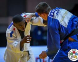 <strong>ジョアン=ベンジャマン・ガバ(フランス)<br>
GABA Joan-Benjamin</strong><br>
22歳 2001/1/7<br>
WR:25位 組み手:左組み<br>
得意技:右一本背負投、右大外落(一本大外)<br>
使用技:右袖釣込腰、左小外刈、左小外掛、隅返、浮落<br>
<i class="fas fa-external-link-alt"></i> <u>続きを読む</u> ジョアン=ベンジャマン・ガバ(フランス) GABA Joan-Benjamin