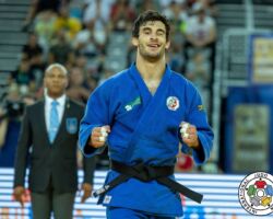 <strong>ジョアオ・フェルナンド(ポルトガル)<br>
FERNANDO Joao</strong><br>
23歳 1999/11/7<br>
WR:35位 組み手:右組み<br>
得意技:右背負投、左一本背負投<br>
使用技:右袖釣込腰、右一本背負投、右大内刈、右大内刈(一本大内)、右小内刈、左大外刈(一本大外)、左大内刈(一本大内)、左小外刈、肩車<br>
<i class="fas fa-external-link-alt"></i> <u>続きを読む</u> ジョアオ・フェルナンド(ポルトガル) FERNANDO Joao