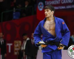 <strong>ソモン・マフマドベコフ(タジキスタン)<br>
MAKHMADBEKOV Somon</strong><br>
24歳 1999/3/24<br>
WR:32位 組み手:左組み<br>
得意技:左大内刈、左大外刈、右大外刈(一本大外)<br>
使用技:左体落、左小内刈、支釣込足(釣り手側)、肩車、内股透、隅落、左内股<br>
<i class="fas fa-external-link-alt"></i> <u>続きを読む</u> ソモン・マフマドベコフ(タジキスタン) MAKHMADBEKOV Somon