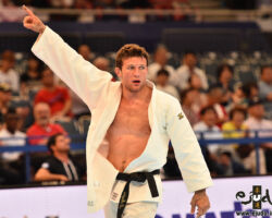 <strong>ネマニャ・マイドフ(セルビア)<br>
MAJDOV Nemanja</strong><br>
26歳 1996/8/10<br>
WR:13位 組み手:右組み<br>
得意技:肩車、肩車(セルビア式)、右背負投<br>
使用技:右内股、右釣込腰、右大腰、右大外刈、左内股(やぐら投げ)、隅落、内股透<br>
<i class="fas fa-external-link-alt"></i> <u>続きを読む</u> ネマニャ・マイドフ(セルビア) MAJDOV Nemanja