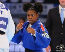 <strong>サハ=レオニー・シジク(フランス)<br>
CYSIQUE Sarah Leonie</strong><br>
24歳 1998/7/6<br>
WR:9位 組み手:左組み<br>
得意技:左大外刈、左足車、左払腰、左大内刈、左払釣込足<br>
使用技:左大外巻込、隅返、支釣込足(釣り手側)、左内股巻込、左内股、右袖釣込腰、左小外刈、左大腰、右小外掛<br>
<i class="fas fa-external-link-alt"></i> <u>続きを読む</u> サハ=レオニー・シジク(フランス) CYSIQUE Sarah Leonie