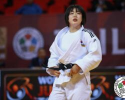 <strong>ホ・ミミ(韓国)<br>
HUH Mimi</strong><br>
20歳 2002/12/19<br>
WR:5位 組み手:左組み<br>
得意技:左背負投、右袖釣込腰<br>
使用技:左大内刈、左小外刈、左出足払、左内股<br>
<i class="fas fa-external-link-alt"></i> <u>続きを読む</u> ホ・ミミ(韓国) HUH Mimi