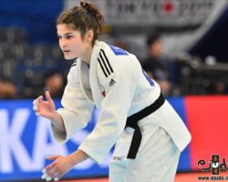 <strong>ユリア・コヴァルツィク(ポーランド)<br>
KOWALCZYK Julia</strong><br>
25歳 1997/9/30<br>
WR:26位 組み手:右組み<br>
得意技:右大内刈、右一本背負投<br>
使用技:右小内刈、隅返、引込返、隅落、大外返、大内返<br>
<i class="fas fa-external-link-alt"></i> <u>続きを読む</u> ユリア・コヴァルツィク(ポーランド) KOWALCZYK Julia