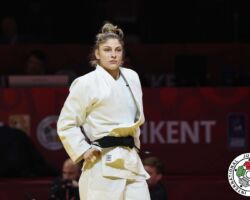 <strong>フロレンティナ・イヴァネスク(ルーマニア)<br>
IVANESCU Florentina</strong><br>
21歳 2002/4/14<br>
WR:22位 組み手:右組み<br>
得意技:右体落、隅落、浮落<br>
使用技:釣込腰、右内股、右大外刈、右大内刈、右小内刈、右小外刈<br>
<i class="fas fa-external-link-alt"></i> <u>続きを読む</u> フロレンティナ・イヴァネスク(ルーマニア) IVANESCU Florentina