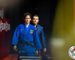 <strong>ミリアム・ブートケライト(ドイツ)<br>
BUTKEREIT Miriam</strong><br>
29歳 1994/5/8<br>
WR:8位 組み手:右組み<br>
得意技:寝技、谷落<br>
使用技:隅返、引込返、右大内刈、右小内刈、右内股、右大外刈、右大外巻込、隅落、浮落<br>
寝技得意技術:「横三角」、「シバロック」<br>
<i class="fas fa-external-link-alt"></i> <u>続きを読む</u> ミリアム・ブートケライト(ドイツ) BUTKEREIT Miriam