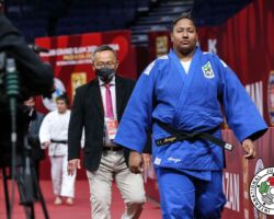 <strong>ベアトリス・ソウザ(ブラジル)<br>
SOUZA Beatriz</strong><br>
24歳 1998/5/20<br>
WR:5位 組み手:組み手:右組み<br>
得意技:右払腰、右大外刈<br>
使用技:右大内刈、右内股、右払巻込<br>
<i class="fas fa-external-link-alt"></i> <u>続きを読む</u> ベアトリス・ソウザ(ブラジル) SOUZA Beatriz