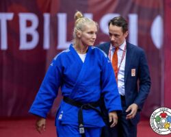 <strong>カレン・スティーフェンソン(オランダ)<br>
STEVENSON Karen</strong><br>
29歳 1993/7/30<br>
WR:位 組み手:右組み<br>
得意技:右背負投、右一本背負投、右袖釣込腰<br>
使用技:肩車、右小内刈、隅返<br>
<i class="fas fa-external-link-alt"></i> <u>続きを読む</u> カレン・スティーフェンソン(オランダ) STEVENSON Karen