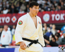 <strong>バットフヤグ・ゴンチグスレン(モンゴル)<br>
BATKHUYAG Gonchigsuren</strong><br>
階級:100kg級 WR:10位<br>
24歳 1999/8/25<br>
組み手:右組み<br>
<br>
得意技:右⼩外掛、支釣込足(釣り手側)、膝車(釣り手側)、隅落、⾕落、抱分<br>
使用技:右⼤外刈、右⼤内刈、右小外刈、右内股<br>
<i class="fas fa-external-link-alt"></i> <u>続きを読む</u> バットフヤグ・ゴンチグスレン(モンゴル) BATKHUYAG Gonchigsuren