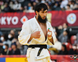 <strong>ジャファル・コストエフ(アラブ首長国連邦)<br>
KOSTOEV Dzhafar</strong><br>
階級:100kg級 WR:18位<br>
25歳 1999/4/28<br>
組み手:右組み<br>
<br>
得意技:右体落、右外巻込、裏投、谷落、払腰返、内股返<br>
使用技:右一本背負投、右払巻込、肩車、右大内刈、右小内刈、右小外刈、右小外掛、横掛、引込返、隅落<br>
<i class="fas fa-external-link-alt"></i> <u>続きを読む</u> ジャファル・コストエフ(アラブ首長国連邦) KOSTOEV Dzhafar