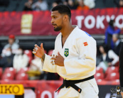 <strong>レオナルド・ゴンサルヴェス(ブラジル)<br>
GONCALVES Leonardo</strong><br>
階級:100kg級 WR:12位<br>
28歳 1996/3/1<br>
組み手:右組み<br>
<br>
得意技:右足車、右内股、右大内刈、右大外刈、浮技、寝技<br>
使用技:右小内刈、右小外刈、支釣込足(釣り手側)、右出足払、右体落、谷落、抱分、横車<br>
寝技得意技術:腕挫十字固、「横三角」、「ボーアンドアローチョーク」<br>
<i class="fas fa-external-link-alt"></i> <u>続きを読む</u> レオナルド・ゴンサルヴェス(ブラジル) GONCALVES Leonardo