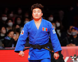 <strong>エンフタイン・アリウンボルド(モンゴル)<br>
ENKHTAIVAN Ariunbold</strong><br>
階級:60kg級 WR:13位<br>
28歳 1995/10/8<br>
組み手:右組み<br>
<br>
得意技:肩車、横落、横掛、左小外掛、左小内巻込、右袖釣込腰、右背負投<br>
使用技:左背負投、左一本背負投、巴投、右小外刈、右小内巻込、右体落、右小外掛、隅落、谷落、引込返<br>
<i class="fas fa-external-link-alt"></i> <u>続きを読む</u> エンフタイン・アリウンボルド(モンゴル) ENKHTAIVAN Ariunbold