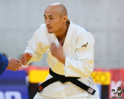 <strong>ヨンドンペレンレイ・バスフー(モンゴル)<br>
YONDONPERENLEI Baskhuu</strong><br>
階級:66kg級 WR:5位<br>
30歳 1993/10/1<br>
組み手:右組み<br>
<br>
得意技:右大内刈、右小外掛、隅落、浮落、右内股(やぐら投げ)、寝技<br>
使用技:支釣込足(釣り手側)、右小外刈、右小内刈、肩車、隅返、引込返、右腰車、右内股<br>
寝技得意技術:袖車絞、「横三角」、「ローリング」、「腕緘返し」<br>
<i class="fas fa-external-link-alt"></i> <u>続きを読む</u> ヨンドンペレンレイ・バスフー(モンゴル) YONDONPERENLEI Baskhuu