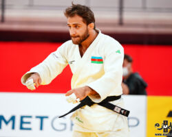 <strong>ヒダヤット・ヘイダロフ(アゼルバイジャン)<br>
HEYDAROV Hidayat</strong><br>
階級:73kg級 WR:1位<br>
26歳 1997/7/27<br>
組み手:右組み<br>
<br>
得意技:肩車(イタリア式)、肩車、右背負投、右一本背負投、右釣込腰、寝技<br>
使用技:右小内巻込、右小内刈、隅落、浮落、隅返、引込返、右内股、右袖釣込腰、右大外巻込<br>
寝技得意技術:「横三角」「ボーアンドアローチョーク」<br>
<i class="fas fa-external-link-alt"></i> <u>続きを読む</u> ヒダヤット・ヘイダロフ(アゼルバイジャン) HEYDAROV Hidayat