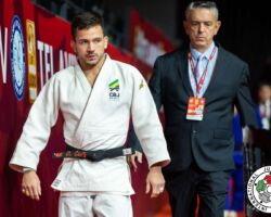 <strong>ダニエル・カルグニン(ブラジル)<br>
CARGNIN Daniel</strong><br>
階級:73kg級 WR:6位<br>
26歳 1997/12/20<br>
組み手:右組み<br>
<br>
得意技:左一本背負投、左袖釣込腰、肩車、右釣込腰(変則)、寝技<br>
使用技:右背負投、右袖釣込腰、右一本背負投、右小内刈、右大内刈、右大外刈、右小外刈、右小外掛、右出足払、右足車、右体落、巴投、隅返、浮技、横車、裏投、抱分、隅落、浮落<br>
寝技得意技術:三角絞、腕挫三角固、「横三角」<br>
<i class="fas fa-external-link-alt"></i> <u>続きを読む</u> ダニエル・カルグニン(ブラジル) CARGNIN Daniel