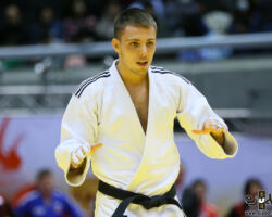 <strong>アルチュール・マルジェリドン(カナダ)<br>
MARGELIDON Arthur</strong><br>
階級:73kg級 WR:9位<br>
30歳 1993/10/12<br>
組み手:左組み<br>
<br>
得意技:左内股、右小内巻込、寝技<br>
使用技:左大外刈、左大内刈、左出足払、左小外掛、左内股(やぐら投げ)、右袖釣込腰、右一本背負投、左背負投、肩車、谷落、抱分、浮落、隅落、隅返、左内股巻込、移腰<br>
寝技得意技術:「ボーアンドアローチョーク」、「横三角」、「秋本返し」<br>
<i class="fas fa-external-link-alt"></i> <u>続きを読む</u> アルチュール・マルジェリドン(カナダ) MARGELIDON Arthur