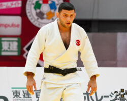 <strong>ヴェダット・アルバイラク(トルコ)<br>
ALBAYRAK Vedat</strong><br>
階級:81kg級 WR:11位<br>
31歳 1993/6/4<br>
組み手:右組み<br>
<br>
得意技:右内股、寝技<br>
使用技:右腰車、右釣込腰、右釣腰、右大腰、右大外刈、右大内刈、右小外掛、右小外刈、裏投、隅落、抱分、移腰、引込返、内股すかし<br>
<i class="fas fa-external-link-alt"></i> <u>続きを読む</u> ヴェダット・アルバイラク(トルコ) ALBAYRAK Vedat