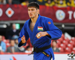 <strong>ソモン・マフマドベコフ(タジキスタン)<br>
MAKHMADBEKOV Somon</strong><br>
階級:81kg級 WR:7位<br>
25歳 1999/3/24<br>
組み手:左組み<br>
<br>
得意技:左大内刈、左大外刈、左大外落、右大外刈(一本大外)、寝技<br>
使用技:左体落、左小内刈、支釣込足(釣り手側)、左小外刈、肩車、左内股、隅落、谷落、内股すかし<br>
寝技得意技術:「腹包み」、「秋本返し」、「腕緘返し」<br>
<i class="fas fa-external-link-alt"></i> <u>続きを読む</u> ソモン・マフマドベコフ(タジキスタン) MAKHMADBEKOV Somon