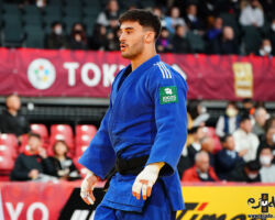 <strong>ジョアオ・フェルナンド(ポルトガル)<br>
FERNANDO Joao</strong><br>
階級:81kg級 WR:24位<br>
24歳 1999/11/7<br>
組み手:右組み<br>
<br>
得意技:右背負投、右袖釣込腰、左一本背負投、肩車、肩車(イタリア式)、肩車(セルビア式)<br>
使用技:右一本背負投、右大内刈、右大内刈(一本大内)、右小内刈、左大外刈(一本大外)、左大外落、左大内刈(一本大内)、左小外刈、引込返、寝技<br>
寝技得意技術:腕挫十字固、「ネクタイチョーク」<br>
<i class="fas fa-external-link-alt"></i> <u>続きを読む</u> ジョアオ・フェルナンド(ポルトガル) FERNANDO Joao