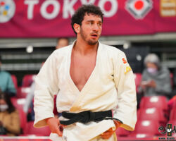 <strong>ラシャ・ベカウリ(ジョージア)<br>
BEKAURI Lasha</strong><br>
階級:90kg級 WR:1位<br>
23歳 2000/7/26<br>
組み手:右組み<br>
<br>
得意技:帯取返、右小外掛、右釣腰、右釣込腰、右外巻込、右横分、横分(変則)、谷落(変則)、裏投<br>
使用技:右大外刈、右払腰、右払巻込、大内刈、隅返、引込返、抱分、谷落、隅落<br>
<i class="fas fa-external-link-alt"></i> <u>続きを読む</u> ラシャ・ベカウリ(ジョージア) BEKAURI Lasha