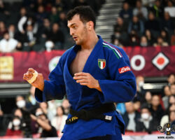 <strong>クリスティアン・パルラーティ(イタリア)<br>
PARLATI Christian</strong><br>
階級:90kg級 WR:9位<br>
26歳 1998/1/23<br>
組み手:右組み<br>
<br>
得意技:右大内刈、右大外刈、右足車、隅返、右小外掛、左小外掛、隅落、谷落<br>
使用技:右体落、右小外刈、右小内刈、支釣込足(釣り手側)、引込返、浮技、右内股(やぐら投げ)、左内股(やぐら投げ)、右釣込腰、右釣腰、右大腰、右払腰、浮落<br>
寝技得意技術:「腹包み」、腕挫十字固、腕挫腕固<br>
<i class="fas fa-external-link-alt"></i> <u>続きを読む</u> クリスティアン・パルラーティ(イタリア) PARLATI Christian