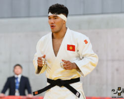 <strong>エルラン・シェロフ(キルギス)<br>
SHEROV Erlan</strong><br>
階級:90kg級 WR:4位<br>
26歳 1998/6/19<br>
組み手:右組み<br>
<br>
得意技:左背負投、左袖釣込腰、巴投、右背負投、右足車<br>
使用技:右小外刈、右出足払、右小外掛、裏投、谷落、右小外掛(一本小外)、谷落(一本谷落)、隅返、浮落、隅落<br>
<i class="fas fa-external-link-alt"></i> <u>続きを読む</u> エルラン・シェロフ(キルギス) SHEROV Erlan