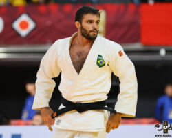 <strong>ラファエル・マセド(ブラジル)<br>
MACEDO Rafael</strong><br>
階級:90kg級 WR:11位<br>
29歳 1994/9/15<br>
組み手:右組み<br>
<br>
得意技:右背負投、右体落、右大外刈、右足車<br>
使用技:右大内刈、左袖釣込腰、肩車、巴投、右小内刈、左小内刈、右小外刈、右出足払、左出足払、右釣込腰、右釣腰、右払腰、右内股、寝技<br>
寝技得意技術:腕挫十字固<br>
<i class="fas fa-external-link-alt"></i> <u>続きを読む</u> ラファエル・マセド(ブラジル) MACEDO Rafael