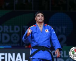 <strong>トリスタニ・モサフリシヴィリ(スペイン)<br>
MOSAKHLISHVILI Tristani</strong><br>
階級:90kg級 WR:14位<br>
26歳 1997/12/31<br>
組み手:両組み<br>
<br>
得意技:左釣込腰、左釣腰、左大腰、左袖釣込腰、左内股(やぐら投げ)、右釣込腰、右釣腰、右小外掛、裏投、移腰<br>
使用技:左大内刈、左小外刈、右小外刈、左大外刈、左大外刈(一本大外)、左大外落、左大外巻込、左外巻込、右出足払、左背負投、隅落、隅返、引込返、寝技<br>
寝技得意技術:「元谷返し」<br>
<i class="fas fa-external-link-alt"></i> <u>続きを読む</u> トリスタニ・モサフリシヴィリ(スペイン) MOSAKHLISHVILI Tristani