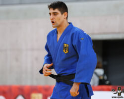 <strong>エドゥアルド・トリッペル(ドイツ)<br>
TRIPPEL Eduard</strong><br>
階級:90kg級 WR:29位<br>
27歳 1997/3/26<br>
組み手:右組み<br>
<br>
得意技:左外巻込、左袖釣込腰、左内股(やぐら投げ)、肩車、横掛、隅返、隅落、寝技<br>
使用技:右釣込腰、右釣腰、右大腰、左釣込腰、左釣腰、左大腰、右外巻込、右大外刈、右大内刈、右小内刈、右内股、左一本背負投、右背負投、右体落、肩車、肩車(モラエイ)、横落、浮技、抱分、裏投、横車、巴投、引込返<br>
寝技得意技術:腕挫十字固、「ヤスケヴィッチ式十字」、「国士舘返し」、「腕緘返し」<br>
<i class="fas fa-external-link-alt"></i> <u>続きを読む</u> エドゥアルド・トリッペル(ドイツ) TRIPPEL Eduard