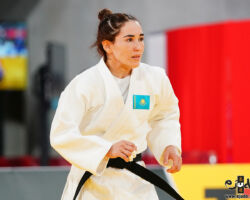<strong>アビバ・アブジャキノワ(カザフスタン)<br>
ABUZHAKYNOVA Abiba</strong><br>
階級:48kg級 WR:3位<br>
26歳 1997/7/4<br>
組み手:左組み<br>
<br>
得意技:左内股、左内股巻込、左小外掛、巴投<br>
使用技:肩車、左大外刈、左大内刈、左小内刈、左出足払、左体落、右浮腰、裏投、移腰、浮落、隅落<br>
<i class="fas fa-external-link-alt"></i> <u>続きを読む</u> アビバ・アブジャキノワ(カザフスタン) ABUZHAKYNOVA Abiba
