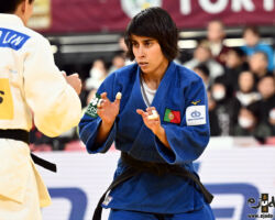 <strong>カタリナ・コスタ(ポルトガル)<br>
COSTA Catarina</strong><br>
階級:48kg級 WR:7位<br>
27歳 1996/9/21<br>
組み手:右組み<br>
<br>
得意技:右袖釣込腰、右背負投、肩車<br>
使用技:巴投、右小外刈、右小内刈、右大内刈、右出足払、左出足払、隅落<br>
<i class="fas fa-external-link-alt"></i> <u>続きを読む</u> カタリナ・コスタ(ポルトガル) COSTA Catarina