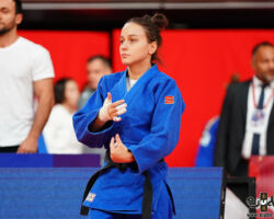 <strong>サビーナ・ギリアゾワ(中立選手団)<br>
GILIAZOVA Sabina</strong><br>
階級:48kg級 WR:10位<br>
29歳 1994/9/30<br>
組み手:右組み<br>
<br>
得意技:右内股、右内股巻込、右大外刈、右大外落、右大外巻込<br>
使用技:隅返、引込返、右大内刈、右小内刈、右払腰、右払巻込、肩車<br>
<i class="fas fa-external-link-alt"></i> <u>続きを読む</u> サビーナ・ギリアゾワ(中立選手団) GILIAZOVA Sabina