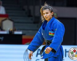 <strong>レイラ・アリエワ(アゼルバイジャン)<br>
ALIYEVA Leyla</strong><br>
階級:48kg級 WR:22位<br>
26歳 1997/9/1<br>
組み手:両組み<br>
<br>
得意技:肩車、左袖釣込腰、左背負投<br>
使用技:左一本背負投、右袖釣込腰、右外巻込、右内股、右内股巻込、右大内刈、右大外刈、右小外刈、右出足払、左外巻込、肩車(モラエイ)、隅落<br>
<i class="fas fa-external-link-alt"></i> <u>続きを読む</u> レイラ・アリエワ(アゼルバイジャン) ALIYEVA Leyla