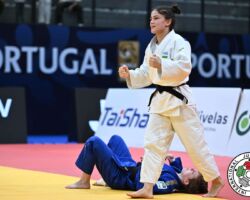 <strong>ディヨラ・ケルディヨロワ(ウズベキスタン)<br>
KELDIYOROVA Diyora</strong><br>
階級:52kg級 WR:1位<br>
25歳 1998/7/13<br>
組み手:右組み<br>
<br>
得意技:右袖釣込腰、右背負投<br>
使用技:右一本背負投、肩車、巴投、隅返、右大外刈、右大内刈、右小内刈、左小外刈<br>
寝技得意技術:腕挫十字固<br>
<i class="fas fa-external-link-alt"></i> <u>続きを読む</u> ディヨラ・ケルディヨロワ(ウズベキスタン) KELDIYOROVA Diyora