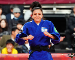 <strong>ジェフェン・プリモ(イスラエル)<br>
PRIMO Gefen</strong><br>
階級:52kg級 WR:7位<br>
24歳 2000/3/26<br>
組み手:左組み<br>
<br>
得意技:左小外掛、左大外刈、左内股<br>
使用技:左大外巻込、左外巻込、左大内刈、左小内刈、左小外刈、左釣腰、左腰車、支釣込足(釣り手側)、左一本背負投、左背負投、谷落<br>
<i class="fas fa-external-link-alt"></i> <u>続きを読む</u> ジェフェン・プリモ(イスラエル) PRIMO Gefen