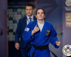 <strong>マシャ・バルハウス(ドイツ)<br>
BALLHAUS Mascha</strong><br>
階級:52kg級 WR:8位<br>
23歳 2000/7/27<br>
組み手:右組み<br>
<br>
得意技:右大外刈、右内股、右大内刈<br>
使用技:右払腰、右払巻込、右外巻込、左袖釣込腰、左背負投、右小内刈、右小外掛、左小外掛、隅返、浮技、谷落<br>
<i class="fas fa-external-link-alt"></i> <u>続きを読む</u> マシャ・バルハウス(ドイツ) BALLHAUS Mascha