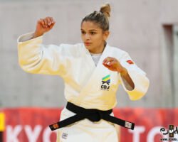 <strong>ラリッサ・ピメンタ(ブラジル)<br>
PIMENTA Larissa</strong><br>
階級:52kg級 WR:10位<br>
25歳 1999/3/1<br>
組み手:右組み<br>
<br>
得意技:左袖釣込腰、左一本背負投、右背負投、右体落<br>
使用技:肩車、右大内刈、右小内刈、右小内巻込、右小外刈、右内股、左外巻込、隅返<br>
<i class="fas fa-external-link-alt"></i> <u>続きを読む</u> ラリッサ・ピメンタ(ブラジル) PIMENTA Larissa