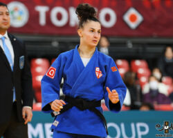 <strong>エテリ・リパルテリアニ(ジョージア)<br>
LIPARTELIANI Eteri</strong><br>
階級:57kg級 WR:7位<br>
24歳 1999/9/23<br>
組み手:右組み<br>
<br>
得意技:裏投、左内股(やぐら投げ)、帯取返、右大内刈<br>
使用技:右小外刈、左小外刈、右出足払、左出足払、右小内刈、左小内刈、内股返、払腰返、燕返、右大外刈、右釣込腰、左釣込腰、右袖釣込腰、谷落、隅落、浮落、隅返、引込返<br>
<i class="fas fa-external-link-alt"></i> <u>続きを読む</u> エテリ・リパルテリアニ(ジョージア) LIPARTELIANI Eteri