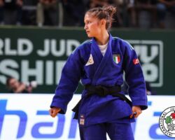 <strong>ヴェロニカ・トニオーロ(イタリア)<br>
TONIOLO Veronica</strong><br>
階級:57kg級 WR:12位<br>
21歳 2003/5/20<br>
組み手:右組み<br>
<br>
得意技:隅返、右大内刈、右小内刈、右大外刈<br>
使用技:谷落、右内股、右小内巻込、右小外刈、肩車、横落、寝技<br>
寝技得意技術:「横三角」、「ホイジンハロール」<br>
<i class="fas fa-external-link-alt"></i> <u>続きを読む</u> ヴェロニカ・トニオーロ(イタリア) TONIOLO Veronica