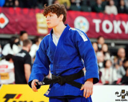 <strong>ユリー・ベウルスケンス(オランダ)<br>
BEURSKENS Julie</strong><br>
階級:57kg級 WR:31位<br>
20歳 2004/7/12<br>
組み手:両組み<br>
<br>
得意技:左背負投、左一本背負投、右背負投、右一本背負投、寝技<br>
使用技:肩車、肩車(モラエイ)、左袖釣込腰、引込返、右小内刈、右大内刈、右小外刈、左小内刈<br>
寝技得意技術:腕挫十字固、「横三角」、「腰絞め」<br>
<i class="fas fa-external-link-alt"></i> <u>続きを読む</u> ユリー・ベウルスケンス(オランダ) BEURSKENS Julie