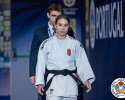 <strong>オズバス ・ソフィ(ハンガリー)<br>
OZBAS Szofi</strong><br>
階級:63kg級 WR:13位<br>
22歳 2001/10/19<br>
組み手:左組み<br>
<br>
得意技:左袖釣込腰、左一本背負投、左内巻込、左大腰、左釣腰、左釣込腰、左小内刈、左小内巻込<br>
使用技:左釣込腰、左背負投、左大外刈、左大外落、左大内刈、裏投、谷落、左外巻込、隅落、隅返<br>
<i class="fas fa-external-link-alt"></i> <u>続きを読む</u> オズバス ・ソフィ(ハンガリー) OZBAS Szofi