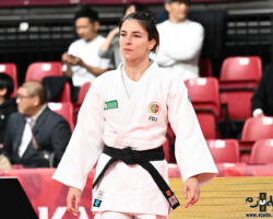 <strong>バルバラ・ティモ(ポルトガル)<br>
TIMO Barbara</strong><br>
階級:63kg級 WR:15位<br>
33歳 1991/3/10<br>
組み手:右組み<br>
<br>
得意技:左背負投、右外巻込、左大内刈(一本大内)<br>
使用技:左袖釣込腰、左一本背負投、左小内巻込、右大内刈、右小内刈、右大外刈、右大外巻込、右足車、支釣込足(釣り手)、膝車(釣り手側)、巴投、裏投<br>
<i class="fas fa-external-link-alt"></i> <u>続きを読む</u> バルバラ・ティモ(ポルトガル) TIMO Barbara