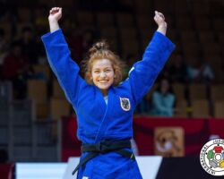 <strong>ルビアナ・ピオヴェサナ(オーストラリア)<br>
PIOVESANA Lubjana</strong><br>
階級:63kg級 WR:10位<br>
27歳 1997/1/3<br>
組み手:左組み<br>
<br>
得意技:裏投、左袖釣込腰、左背負投、左小内巻込<br>
使用技:左一本背負投、右袖釣込腰、左小内刈、左出足払、左釣込腰、左釣腰、左内股、左大外刈、隅返、引込返、移腰、寝技<br>
寝技得意技術:「横三角」、「ホイジンハロール」、「腰絞め」<br>
<i class="fas fa-external-link-alt"></i> <u>続きを読む</u> ルビアナ・ピオヴェサナ(オーストラリア) PIOVESANA Lubjana